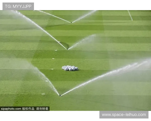 舍瓦利耶神勇扑救 单刀球力保巴黎球门不失