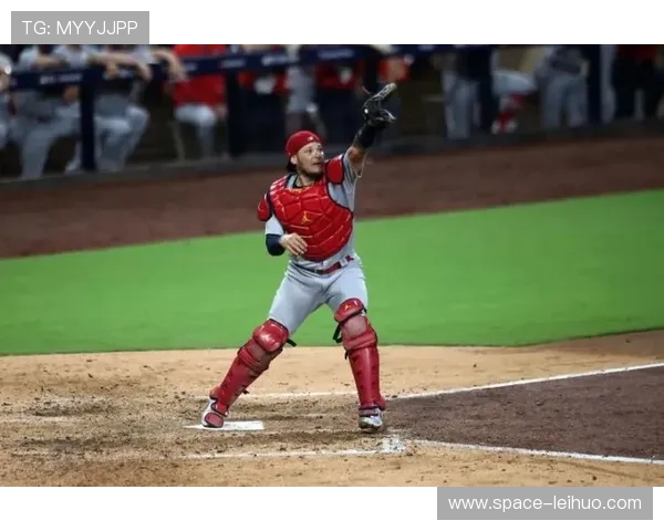 成都四叶草棒垒球队强巴仁增获华西分区赛本垒打王